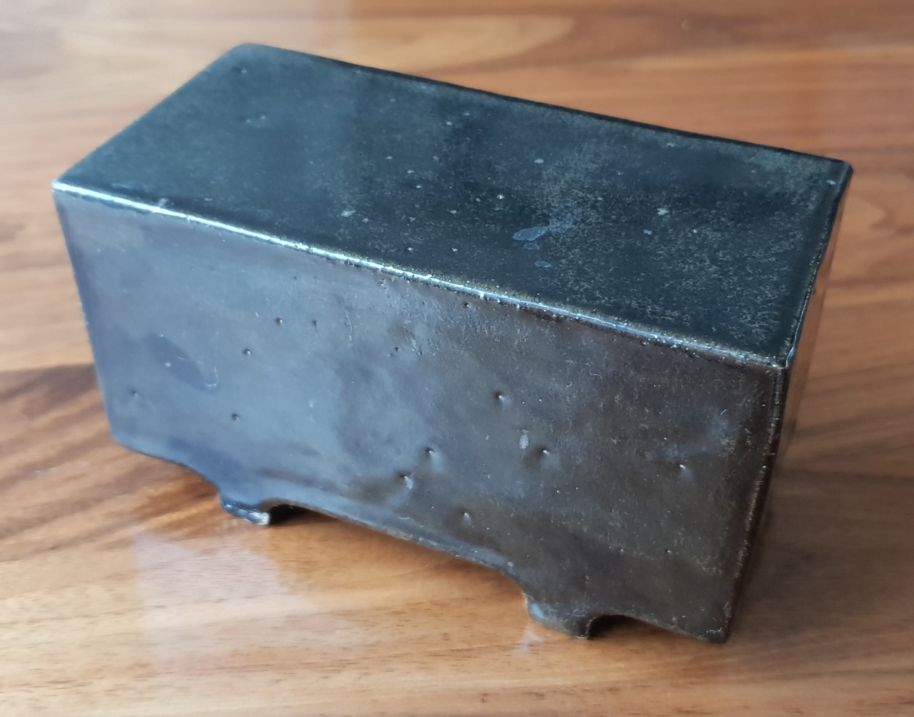 Niet of onleesbaar gesigneerd - keramiek, box, monogram doch voor mij onbekend kopen? Bied vanaf 1!