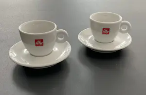 Acheterilly Art Collection - Vier ILLY espresso kop-en-schotels? Enchérissez de 28!