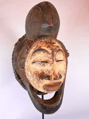 Punu - Oud vrouwelijk tribal masker verkocht voor € 45!