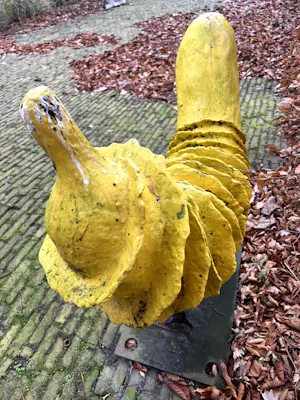 Onbekend - abstract geel werk uitgevoerd in polyester - kunstenaar onbekend kopen? Bied vanaf 250!