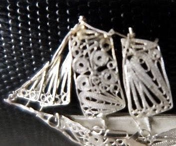 Niet of onleesbaar gesigneerd - Zilversmid Melis en ter Weijden - Filigrain broche: Schip - Zilver 835 kopen? Bied vanaf 1!