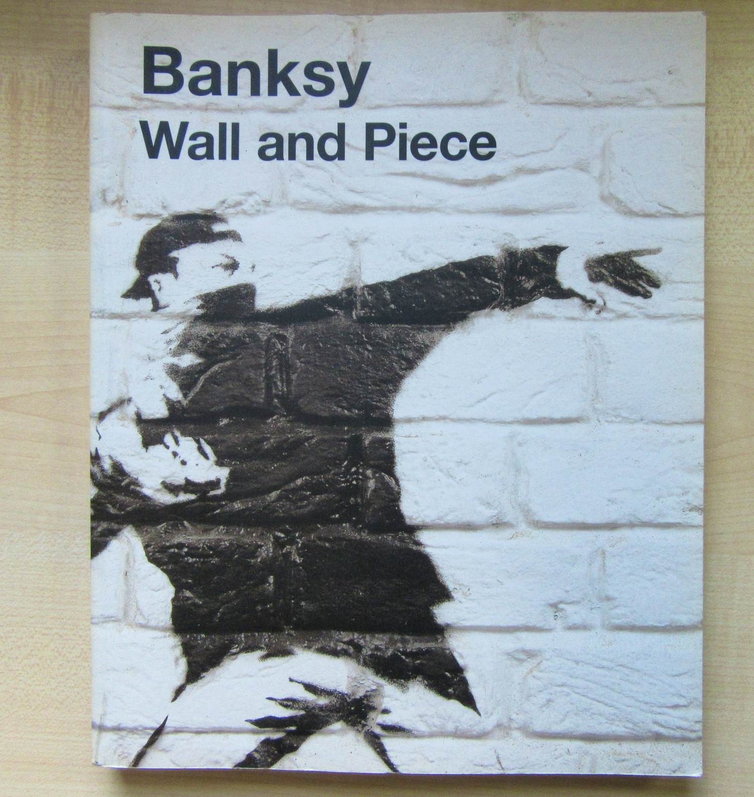 Diverse kunstenaars - Banksy Wall and Piece. Het verzamelde werk van de meest gezochte kunstenaar van Groot-Brittannië. kopen? Bied vanaf 20!