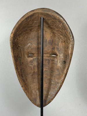 Pende - Tribal used African mask from the Pende - Congo kopen? Bied vanaf 25!