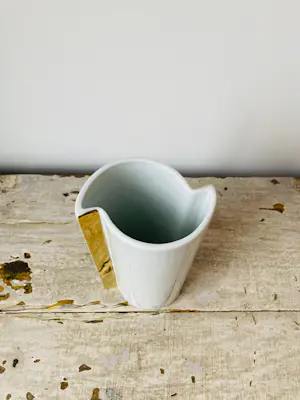 Gerold Porzellan - Op Art Gerold Porzellan witte vaas met gouden rand, jaren 60ig kopen? Bied vanaf 40!