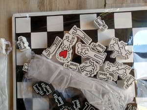 Keith Haring - schaakspel / chess set kopen? Bied vanaf 95!