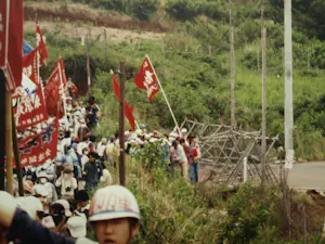 Henk Schiffmacher - Grote gesigneerde foto op dibond “Optocht…” + gesigneerd fotoboek kopen? Bied vanaf 150!