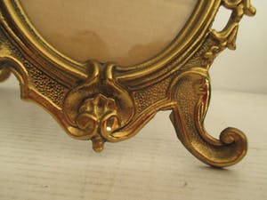 Curiosa - Twee bronzen/koperen dubbele fotolijsten onder glas kopen? Bied vanaf 50!