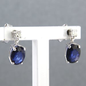 18k witgouden oorknoppen met saffier tot. 2,15ct en diamant 0.12 ct kopen? Bied vanaf 420!