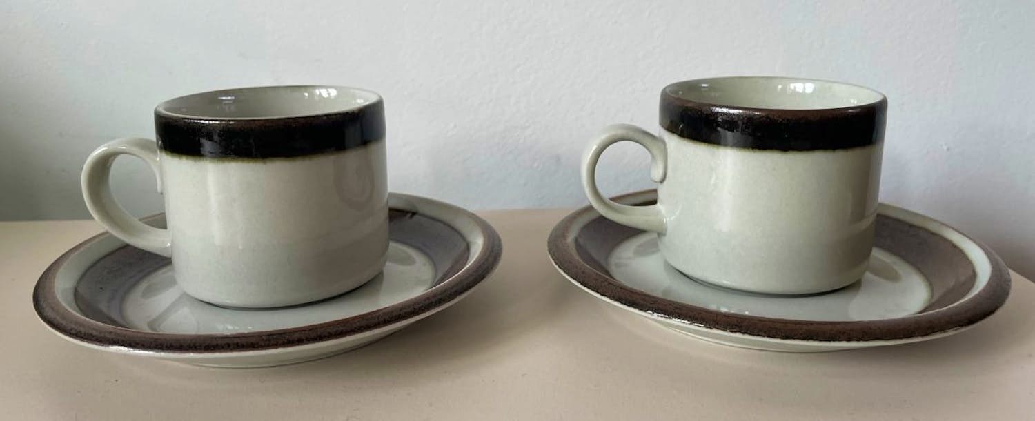 Arabia - Twee kop- en schotels servies Karelia - ontwerp Anja Jaatinen-Winquist kopen? Bied vanaf 25!
