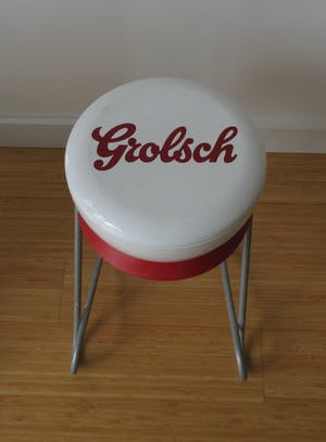 Niet of onleesbaar gesigneerd - De beroemde Grolsch kruk in de vorm van een beugeldop kopen? Bied vanaf 10!