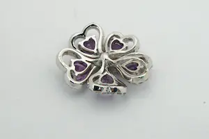 2- Excl. 18Krt witgouden hanger met diamant en paarse hartvormige edelstenen kopen? Bied vanaf 760!