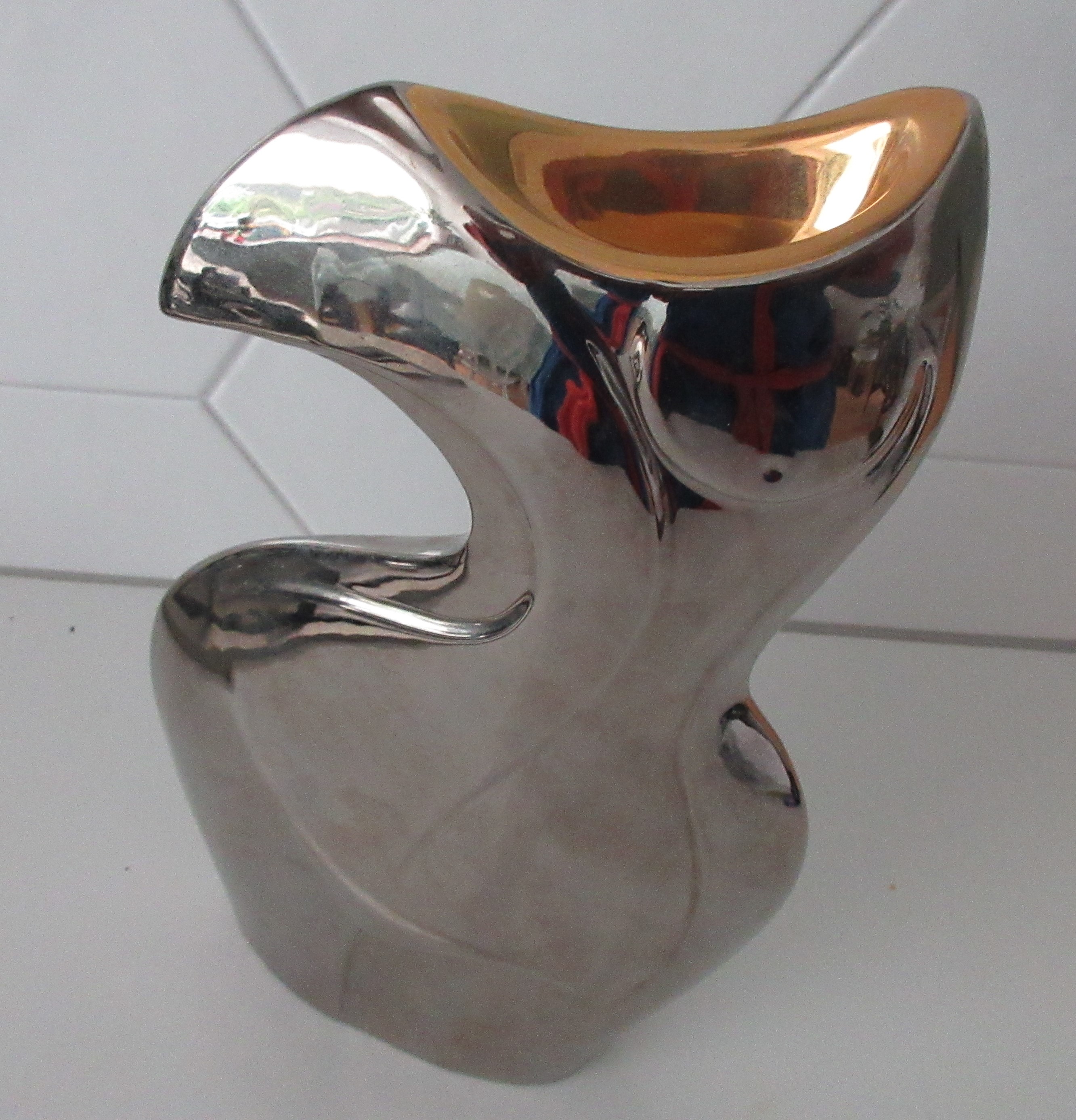 Niet of onleesbaar gesigneerd - Gestileerde platina porseleinen plastiek van een vogel kopen? Bied vanaf 1!