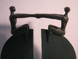 Corry Ammerlaan - Brons sculptuur op marmeren sokkel - "Nieuw Perspectief" kopen? Bied vanaf 75!