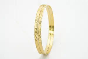 Acheter39 - TWEE (2) Aziatische 20 karaats gouden afgewerkte armbanden met motief? Enchérissez de 1060!