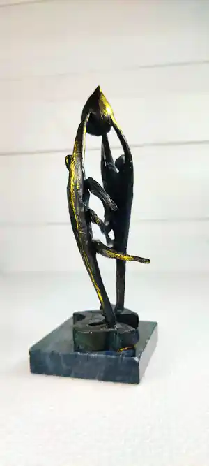 Niet of onleesbaar gesigneerd - Een prachtige Franse beeldje verkocht voor € 1!