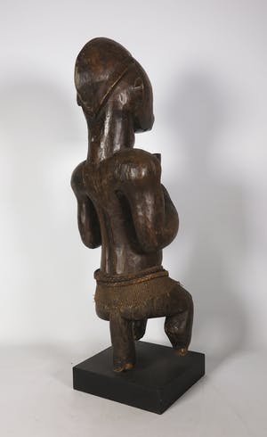 Fang - Hout, Zittende mannenfiguur met hoorn kopen? Bied vanaf 1!