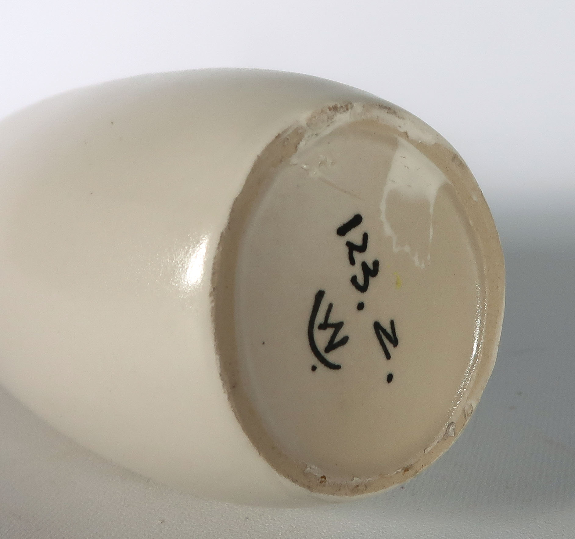 Firma Regout & Co - Aardwerk, Vaasje, ontworpen door Wim Visser kopen? Bied vanaf 1!