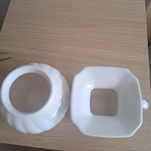 Plateelbakkerij Zenith - Twee bizare kleine vazen kopen? Bied vanaf 40!