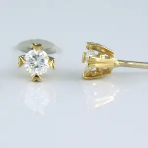 18k geel gouden solitair oorknoppen met briljant geslepen diamant tot. 0.22ct kopen? Bied vanaf 325!