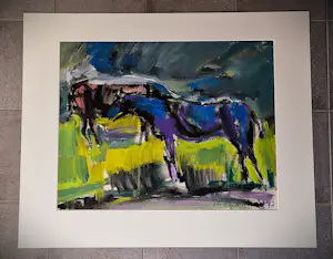 Henk Willemse - Grote, in 1984 gemaakte gemengde techniek (oa plakaatverf) "paarden in wei" kopen? Bied vanaf 149!