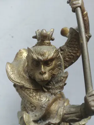 Niet of onleesbaar gesigneerd - Chinees volkskunst beeld (brons) van de legendarische figuur aap kopen? Bied vanaf 1!