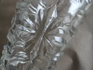 Niet of onleesbaar gesigneerd - Zware vaas van helder persglas Italie kopen? Bied vanaf 1!