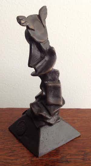 Brons (Onbekend) - Abstracte figuur verkocht voor € 85!