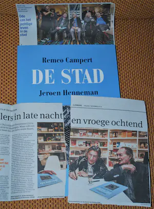 Jeroen Henneman - De Stad - gesigneerd met opdracht door Remco Campert - 1e druk 2014 kopen? Bied vanaf 50!
