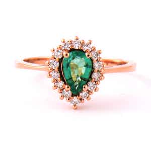 18k gouden ring bezet met smaragd en briljant geslepen diamant tot. 0.26ct verkocht voor € 500!