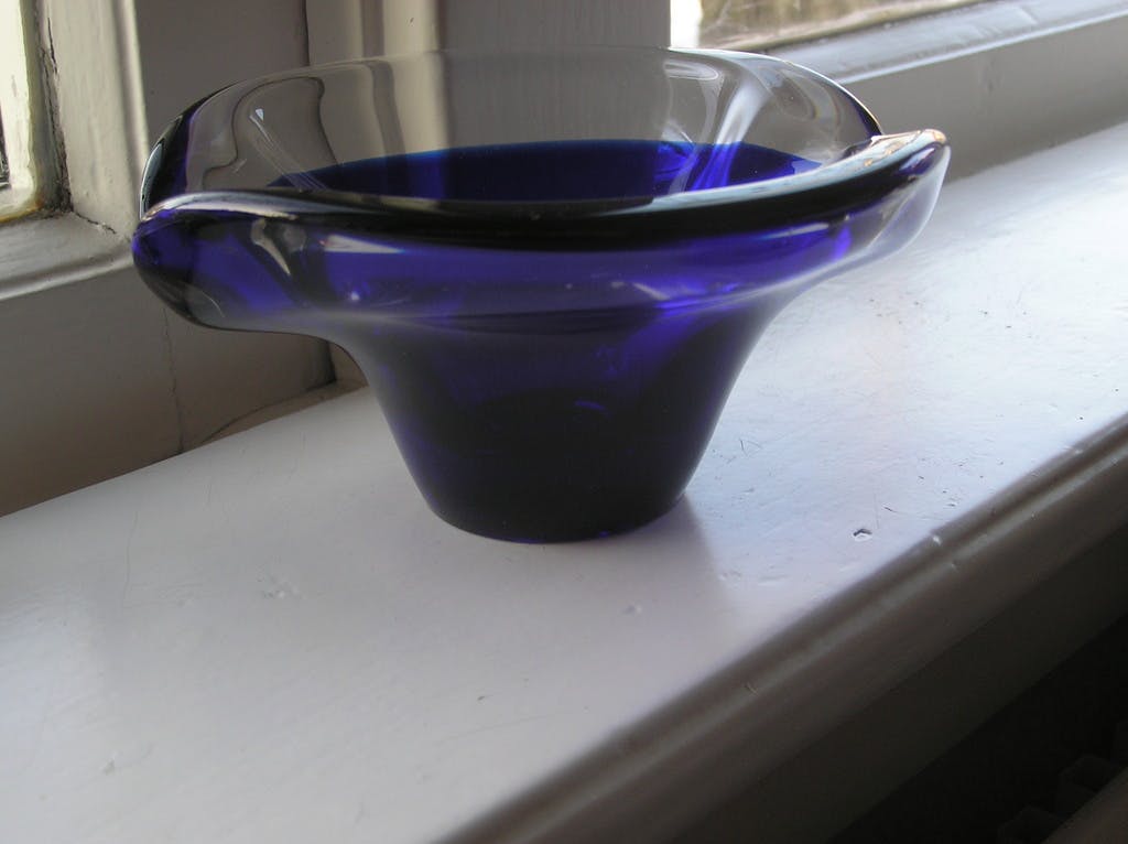 Niet of onleesbaar gesigneerd - Lot Bayel Cristal asbak en ART Vannes asbak kopen? Bied vanaf 1!