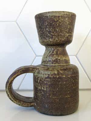 Mobach Keramiek - Grote Bruin aardewerken hengselkandelaar verkocht voor € 10!