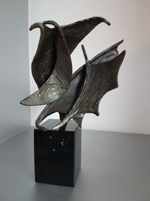 Bernadette Leijdekkers - Brons beeld " de wind in de zeilen " kopen? Bied vanaf 50!