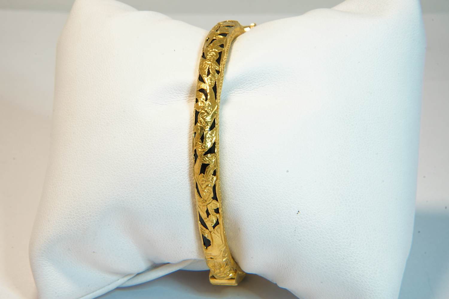 29 - Gedeeltelijk 20 karaats geelgouden ajour bewerkt armband met kunststof kern kopen? Bied vanaf 750!