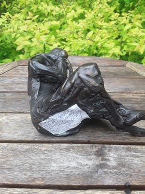 Inka Klinckhard - "Moeder zittend met kind in haar armen". kopen? Bied vanaf 150!