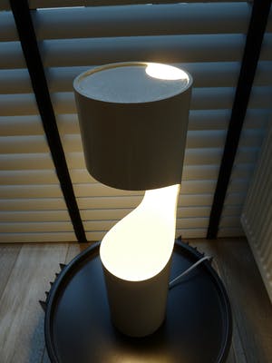 Niet of onleesbaar gesigneerd - Design tafellamp (naar ontwerp NEBU vintage jaren ‘70) kopen? Bied vanaf 1!