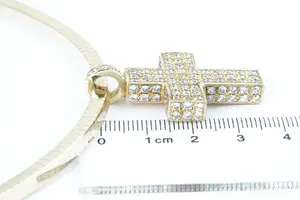 50 - Fraai 14 krt  gouden "Omega" choker en diamant (bijna 4crt!)  kruishanger kopen? Bied vanaf 2200!