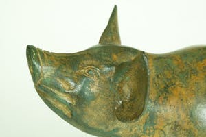 Pierre Chenet - Twee bronzen biggetjes kopen? Bied vanaf 319!