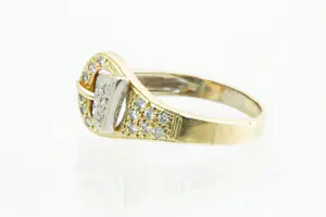 44 - Chique gouden 14Krt  GESP ring met ca 0.27 crt briljant geslepen diamant. kopen? Bied vanaf 260!