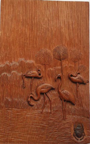 Niet of onleesbaar gesigneerd - houtsnijwerk - flamino's - gesigneerd met kever en letter N kopen? Bied vanaf 1!