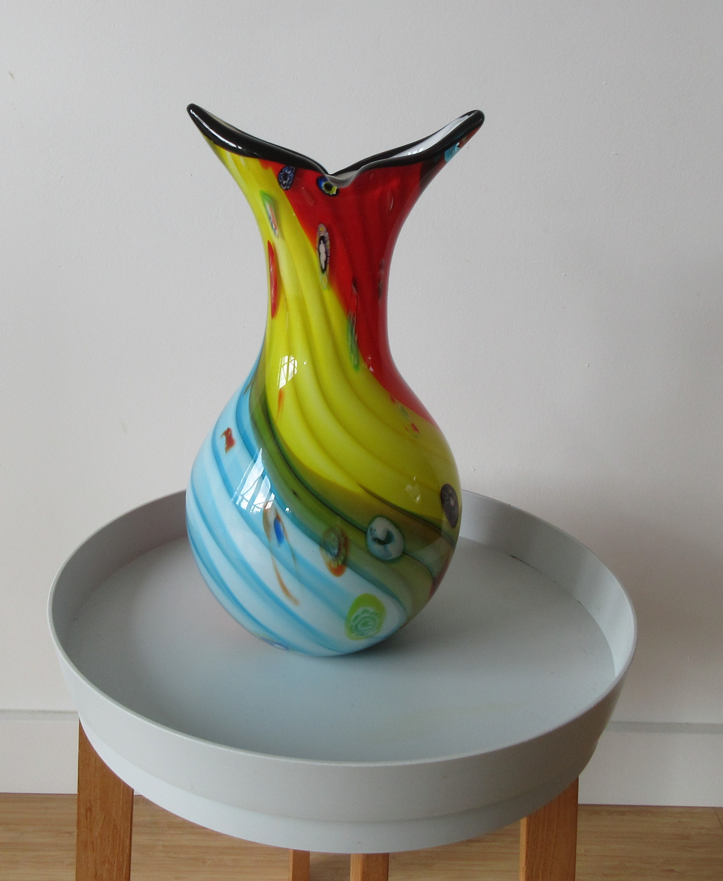 Niet of onleesbaar gesigneerd - Murano (toegeschr.) Prachtige meerkleurige Murrine studio glazen vaas  kopen? Bied vanaf 1!