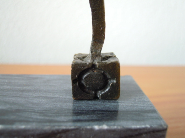 Corry Ammerlaan - Prachtig bronzen beeldje van persoon die waakt over de stad. kopen? Bied vanaf 25!