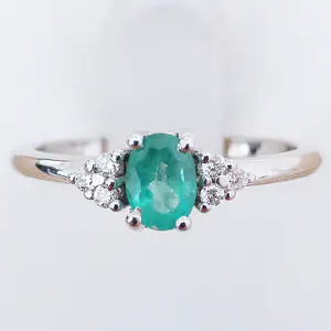 Acheter0.45ct Emerald and Diamond Ring? Enchérissez de 240!
