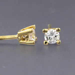 18k geel gouden solitair oorknoppen met briljant geslepen diamant tot. 0.18ct kopen? Bied vanaf 240!