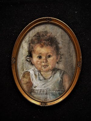 Niet of onleesbaar gesigneerd - Vertederend rond 1900 geschilderd Pastel "meisje met witte jurk" kopen? Bied vanaf 10!