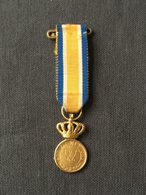 14K Goud - onderscheiding, gouden Willemsorde aan origineel lint kopen? Bied vanaf 85!