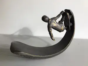 Astrid Veldhuyzen-Koppen - Sculptuur “ Volop in beweging “ kopen? Bied vanaf 45!