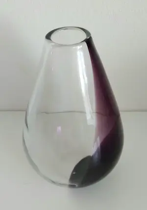 Niet of onleesbaar gesigneerd - Elegante, fraaie vaas, handgemaakt/mondgeblazen kopen? Bied vanaf 1!