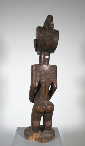 Marka - Hout en metaal, Staand vrouwenfiguur kopen? Bied vanaf 1!