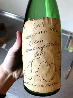 Wolf Kahlen - "Opa's naturtrubes 1984er handabgefulltes saft" - Bijzonder Object kopen? Bied vanaf 99!