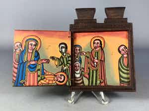 Dogon - Ethiopisch wooden icon with 2 handpainted icons. - Ethiopia verkocht voor € 65!